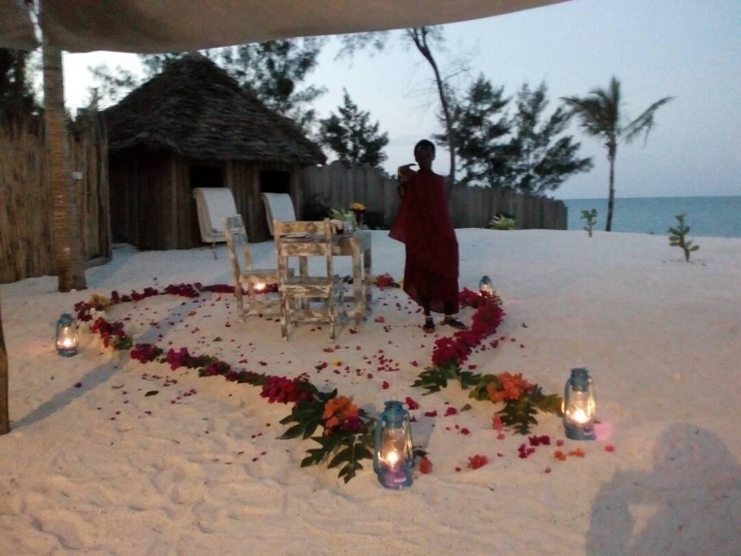 Zanbluu Beach Hotel キウェンワ エクステリア 写真
