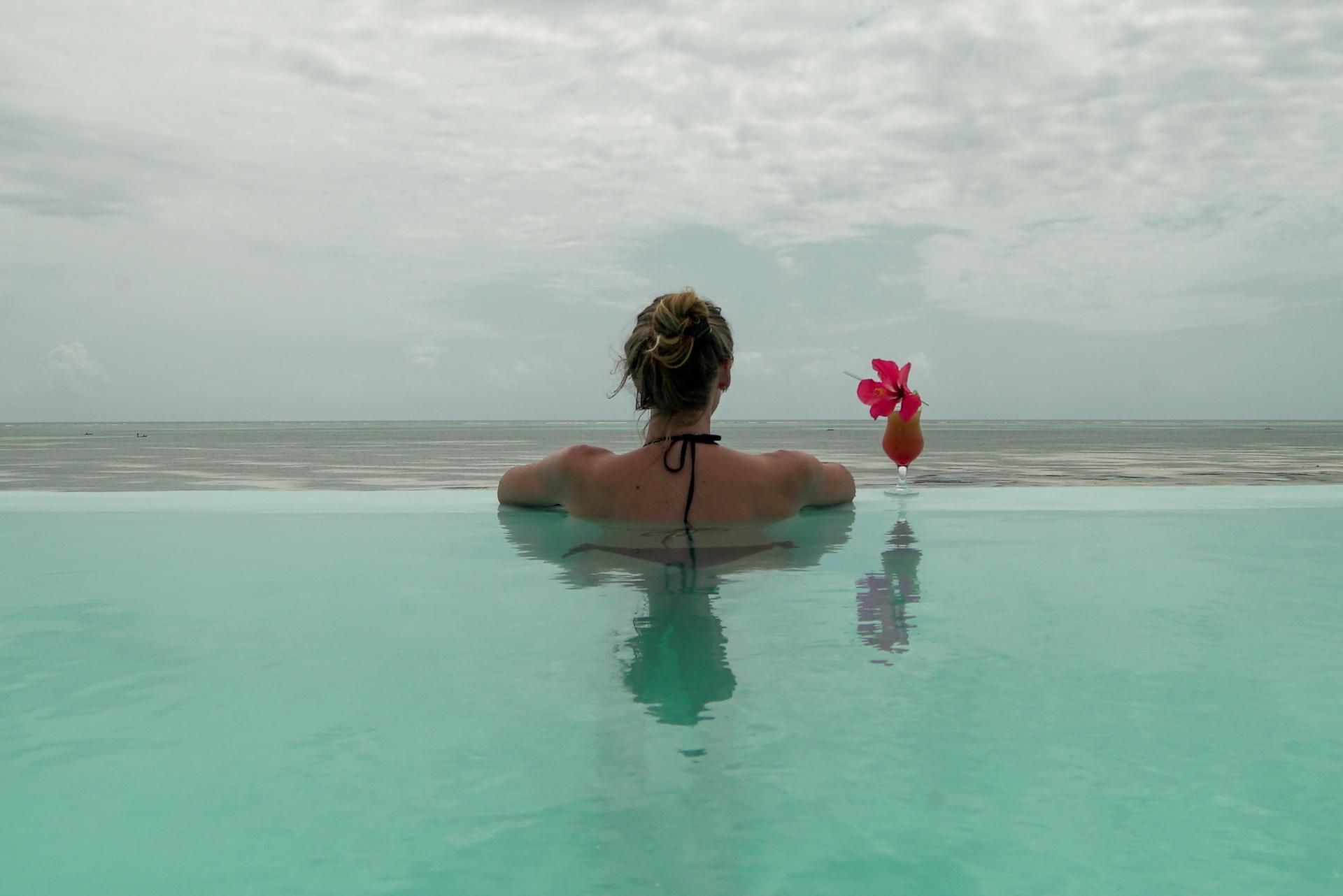 Zanbluu Beach Hotel キウェンワ エクステリア 写真