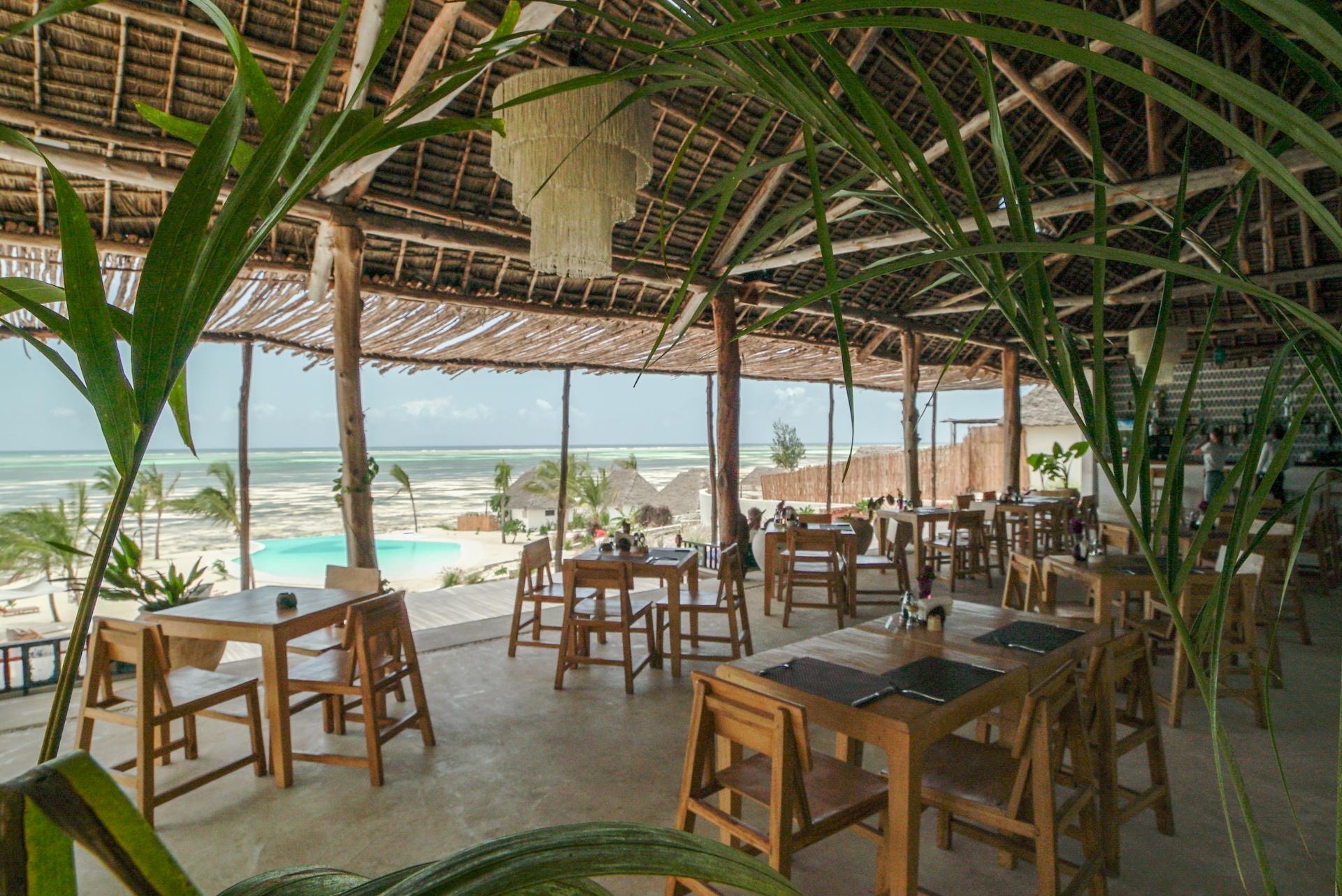 Zanbluu Beach Hotel キウェンワ エクステリア 写真