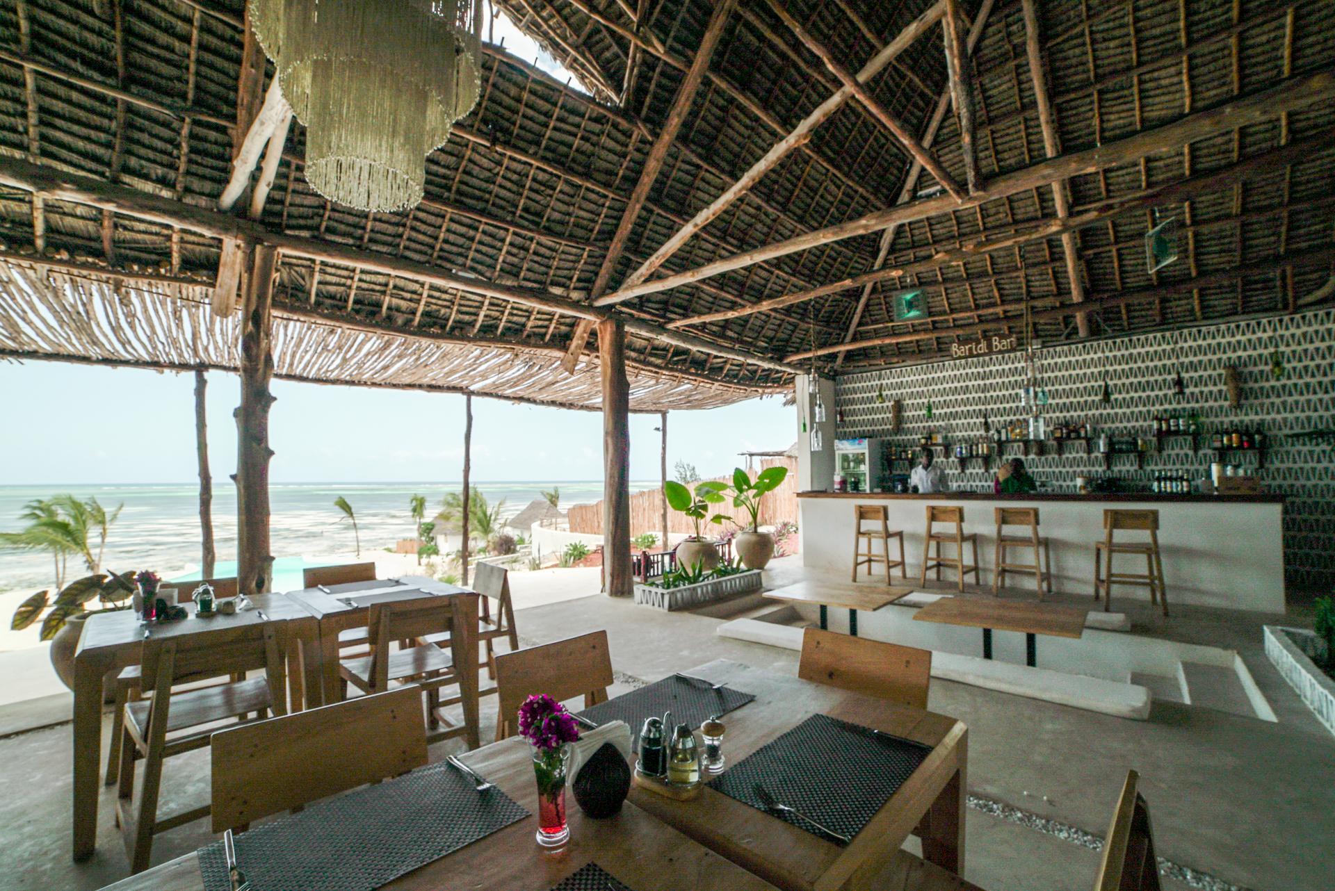 Zanbluu Beach Hotel キウェンワ エクステリア 写真