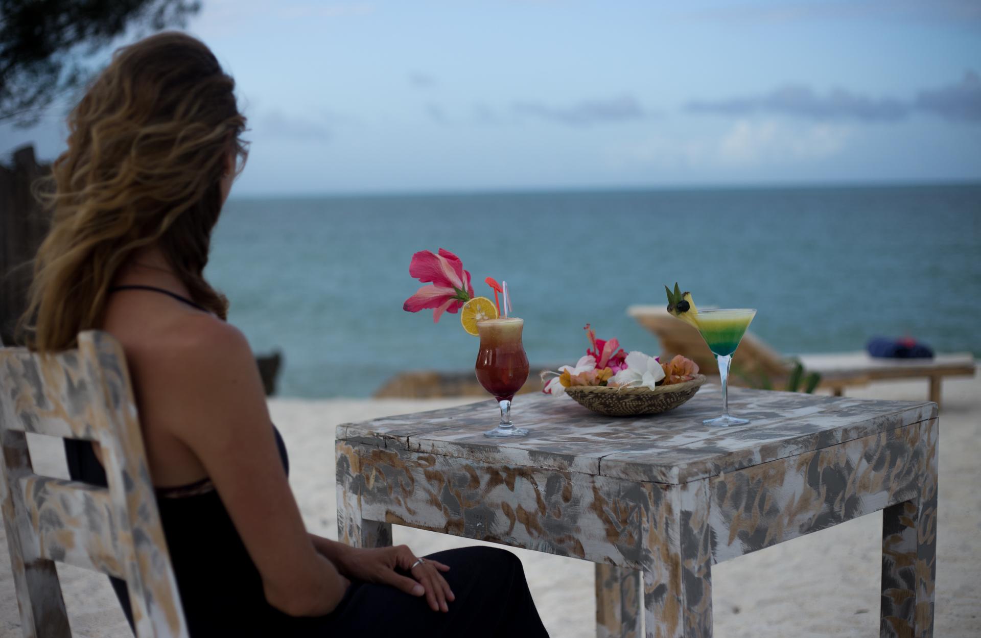 Zanbluu Beach Hotel キウェンワ エクステリア 写真